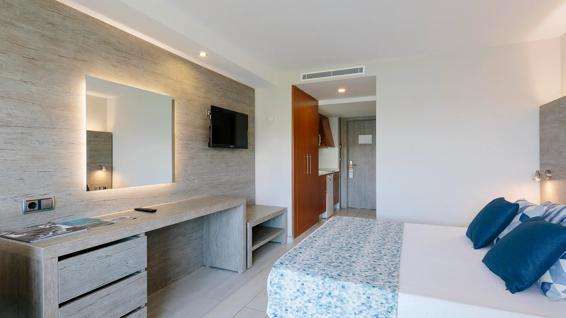 Leonardo Royal Hotel Mallorca Palmanova Bay מלון דירות